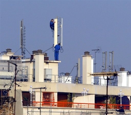 Bouygues Telecom a été condamné par le tribunal de grande instance de Nanterre (Hauts-de-Seine) à démonter une antenne relai de téléphone mobile à Tassin-La-demi-Lune (Rhône) pour