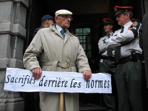 Manifestation du 15/10/2008 devant le Parlement Wallon, à Namur, Royaume de Belgique
