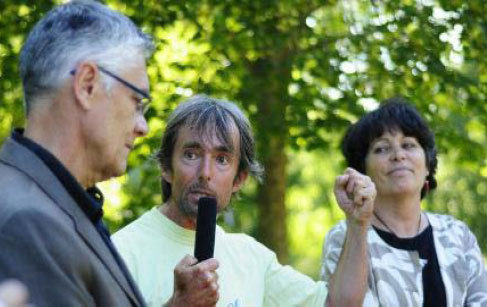 SANTÉ : Michèle Rivasi à la rencontre des EHS  - La lutte ne fait  que commencer - Le Dauphiné Libéré -  26/06/2010