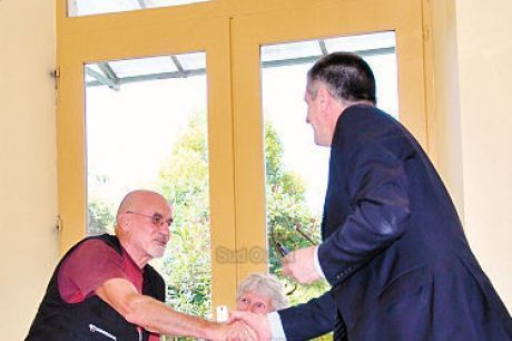 Jean Lassalle a rencontré Jean-Marc Aubry à Oloron mercredi dernier. PHOTO M. L.-L.