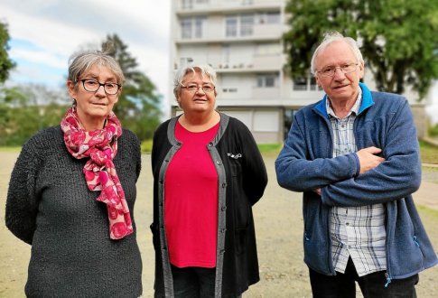 Martine Chesnais (au centre), présidente du syndic de la Tour d’Armor, et une poignée d’habitants sont fermement opposés à la pose des compteurs électriques Linky.