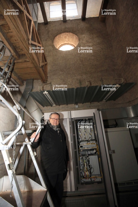 Philippe Boissé, curé de Queuleu, déplore le fait que l’argent des antennes relais installées dans les églises de Metz ne sert pas complètement à la réfection de ces dernières, comme s’y engageait la mairie à l’origine. Photo Gilles WIRTZ