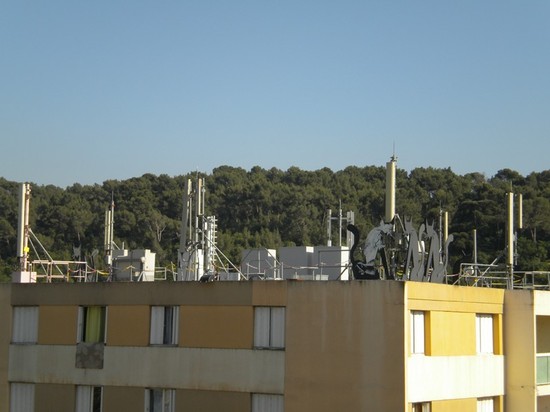 Des médecins lancent une enquête sur l'impact des antennes relais sur la santé - 03/10/2011