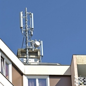 Antennes relais : près de 90% des 250 habitants d’HLM souffrent d’acouphènes - Impact Santé - 08/11/2011