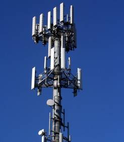 "Thionville : des habitants protestent contre l'installation d'antennes-relais Free" - Maxisciences - 10/01/2012