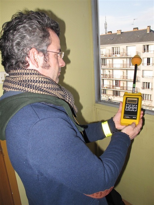 Emmanuel Denis, délégué départemental de l’association Robin des toits, a effectué des mesures sur trois sites.