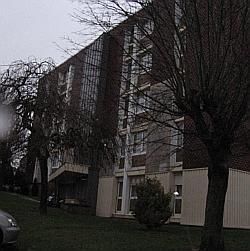 Le n° 1, résidence Voltaire à Saint-Laurent-Blangy, où Orange voudrait planter plusieurs antennes de téléphonie.