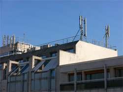 Antennes-relais, désobéir pour assurer la précaution ! - gabrielamard.fr - 16/03/2012
