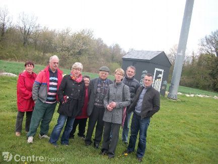 Les habitants de la commune de hanches sont opposés à l’installation d’une seconde antenne.