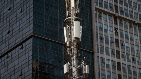 5G : 434 médecins et 900 professionnels de la santé s’inquiètent d’un futur déploiement. - © NICOLAS ASFOURI - AFP