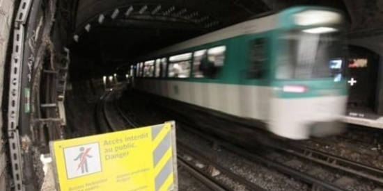 "Dans les tunnels du métro, la bataille des ondes a commencé " - L'Humanité - 21/01/2013