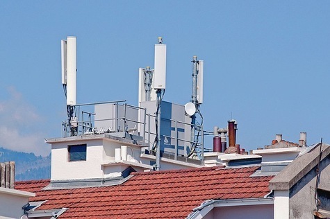 "Nouveaux soupçons sur les ondes d’antennes-relais" - La Croix - 03/04/2013