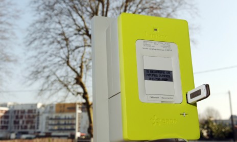 Un compteur intelligent Linky à Tours, le 18 mars 2009 (ALAIN JOCARD/AFP)