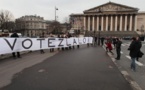 "L'Assemblée adopte un texte encadrant l'exposition aux ondes électromagnétiques" - France Tv Info - 23/01/2014